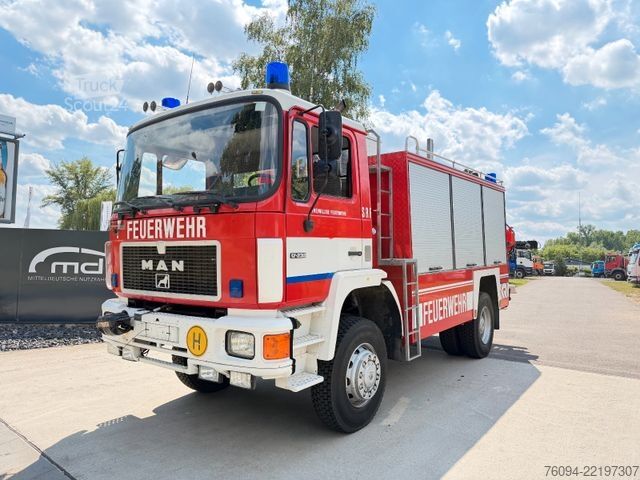 Kravas automašīnai uzstādīts celtnis MAN 17.232 4x4 KRAN SEILWINDE Kran und LKW