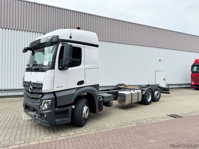 Lastbilchassi Mercedes-Benz Actros 2545 L 6x2 Actros 2545 L 6x2, Lenk-/Liftachse, StreamSpace, MultimediaCockpit