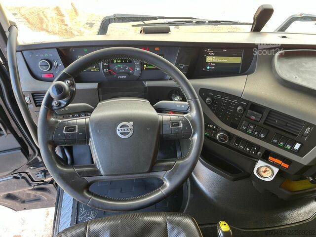 Standard-Traktor Volvo FH 16 750 8x4  GCW 90 ton / DOLLY / RETARDER