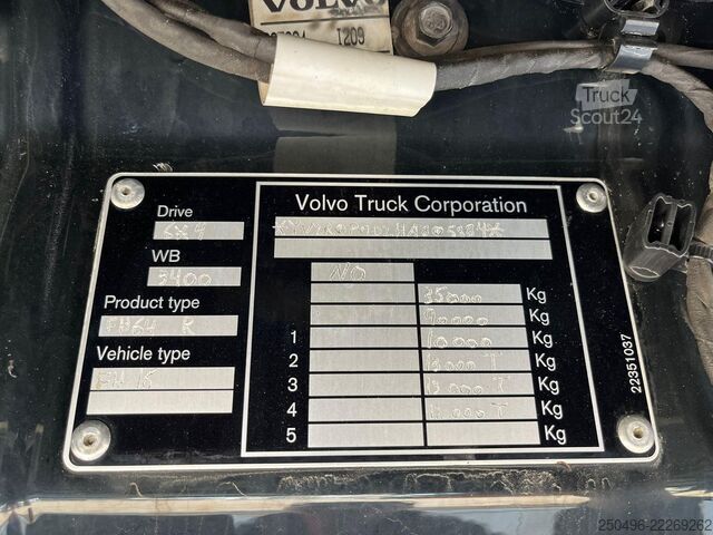 Standard-Traktor Volvo FH 16 750 8x4  GCW 90 ton / DOLLY / RETARDER