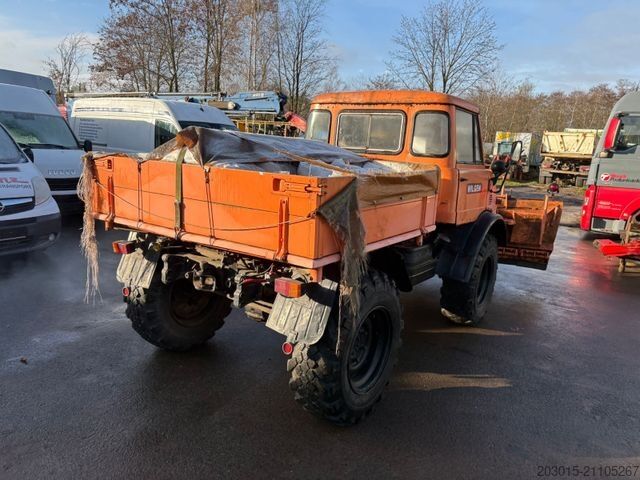  UNIMOG U  403   Winterdienst