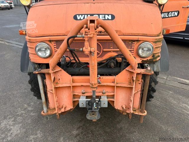  UNIMOG U  403   Winterdienst