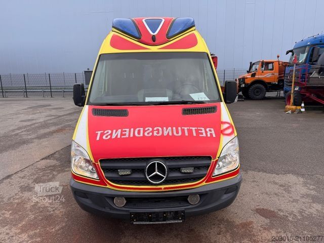 Brandbil MERCEDES-BENZ Sprinter  315 CDI  Rettungswagen / Kranken