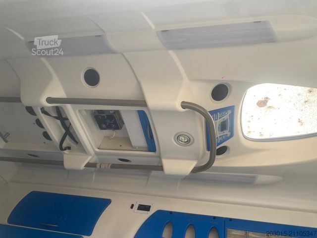 Autospecială de pompieri VOLKSWAGEN Crafter 35  L2H2   Hoch Lang  Krankentransporter