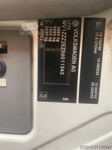 Autospecială de pompieri VOLKSWAGEN Crafter 35  L2H2   Hoch Lang  Krankentransporter