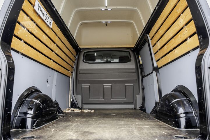 Bestelwagen Volkswagen Transporter T6.1 2.0 TDI L2H3 | 150 PK | Trekha...