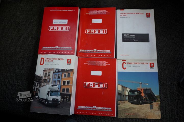 Бортовий із краном Renault C280 DTI 8/ FASSI crane F135a.22 /15EPAL