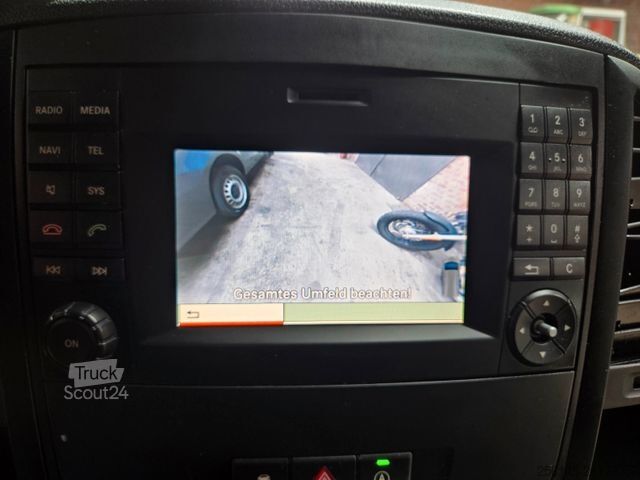 Kleinbus MERCEDES-BENZ Vito Kasten 114 Kamera Tempom. Klima PDC+H E6