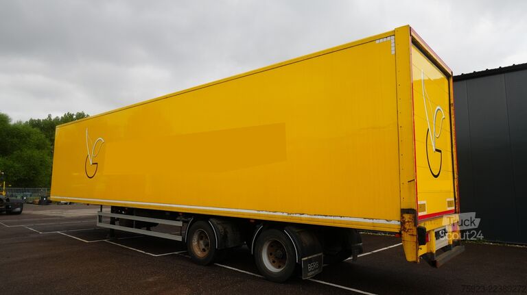 Lagaminas Floor 2 axle closed box