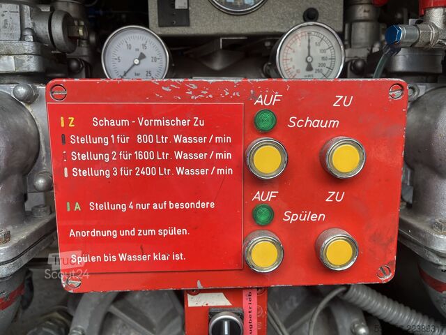 Camion de pompiers Mercedes-Benz 2219 / 6x4, 3-Achsen, GTLF 24/50, Feuerw