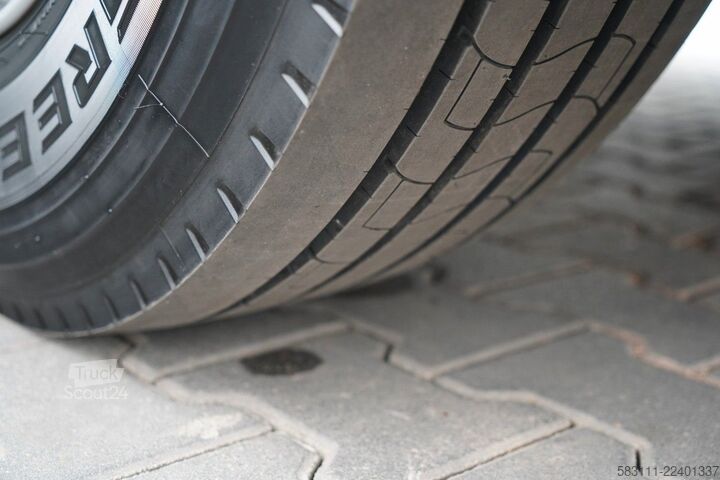 Standard nyergesvontató MAN TGX 18.470 / GM / NAVI / NOWE OPONY