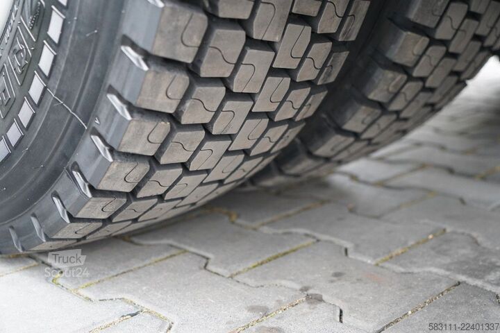 Standard nyergesvontató MAN TGX 18.470 / GM / NAVI / NOWE OPONY