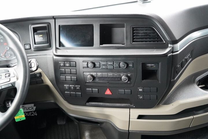 Standard nyergesvontató MAN TGX 18.470 / GM / NAVI / NOWE OPONY