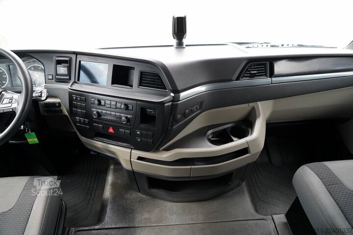 Standard nyergesvontató MAN TGX 18.470 / GM / NAVI / NOWE OPONY