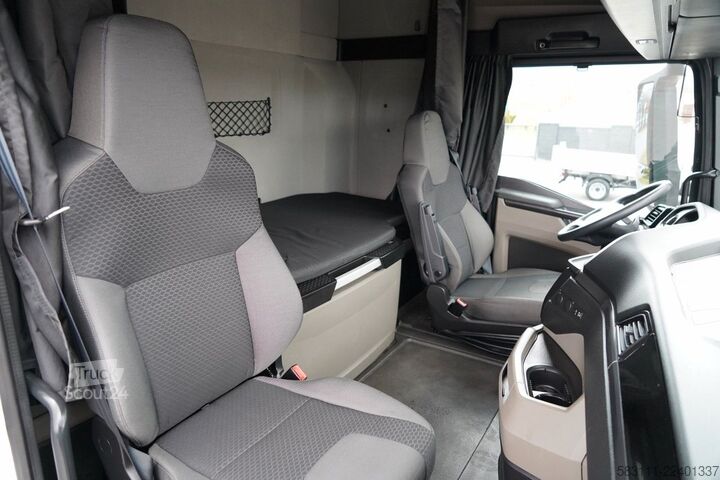 Standard nyergesvontató MAN TGX 18.470 / GM / NAVI / NOWE OPONY