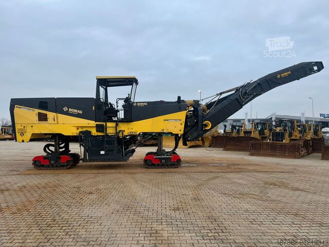 Asphalt milling machine Bomag BM2000/75 Cold Planer