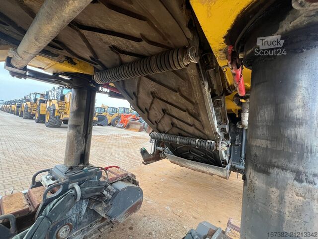 Asphalt milling machine Bomag BM2000/75 Cold Planer