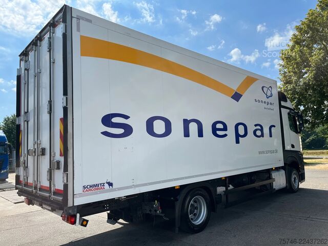 Valigia Mercedes-Benz Actros 1842 4-ACHS ZUG SCHMITZ KOFFER DURCHLADER