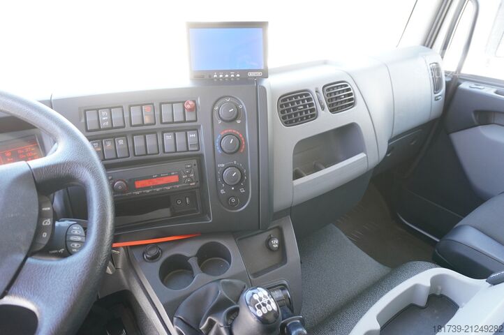 Kylaggregat med två temperaturzoner Renault D210 12T / Bitemperature Refrigerator