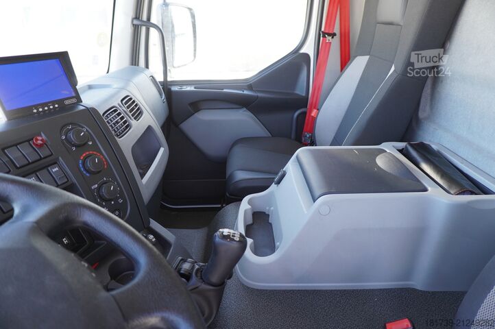 Kylaggregat med två temperaturzoner Renault D210 12T / Bitemperature Refrigerator