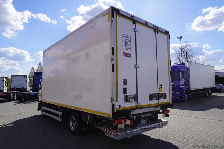 Refrižeratoru kravas automašīna Renault D12 / Lamberet refrigerated truck / lift