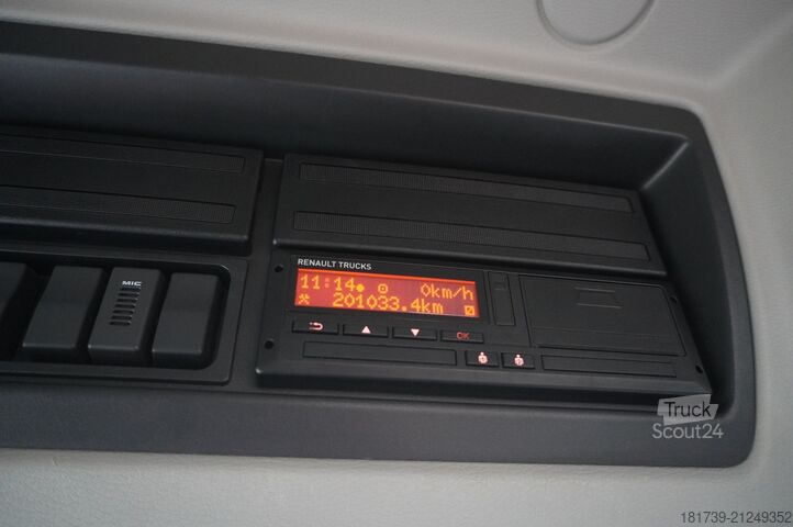 Emelvény daruval Renault C280 DTI 8 / FASSI crane 5.6T / 560 mth