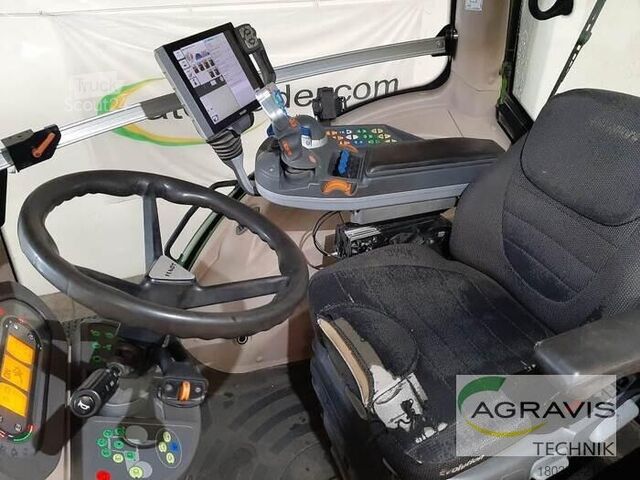 Tractor Fendt 828 VARIO S4