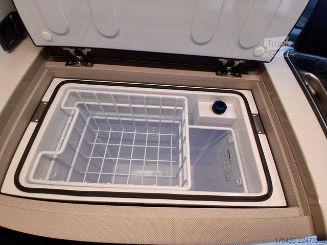 Kastenwagen Wohnmobil / Campervan BÜRSTNER B66 UV 532 Copa *18 Alu mit Ganzjahresreifen*