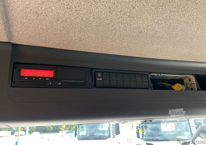 Tovorno vozilo s ravno platformo in ponjavo MAN TGL 12.220 BL/ 7m Pritsche/ LBW 1.5t/ AC/