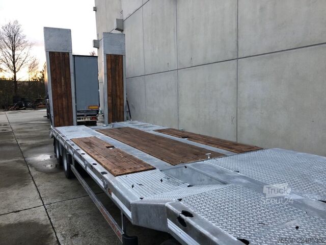 Remorcă cu platformă joasă Möslein T 4 VB H1  neuer 4 Achs Tieflader hydraulischen Rampen