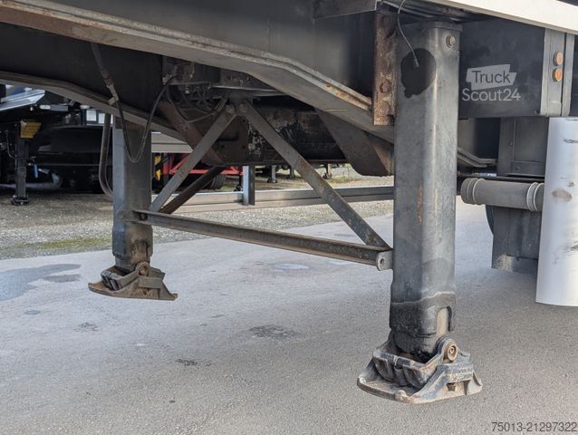 Semirremolque con piso móvil  Rollbandwagen mit Walzen und Förderband