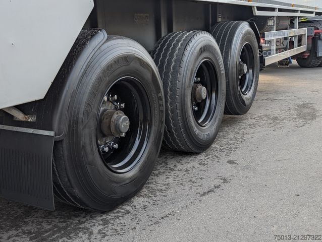 Semirremolque con piso móvil  Rollbandwagen mit Walzen und Förderband