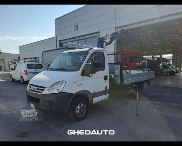 Miniautocarro IVECO 35C15 - CASSONE + GRU