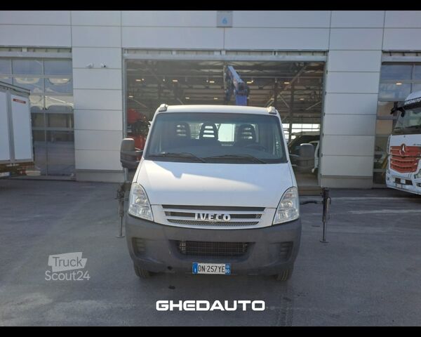 Miniautocarro IVECO 35C15 - CASSONE + GRU