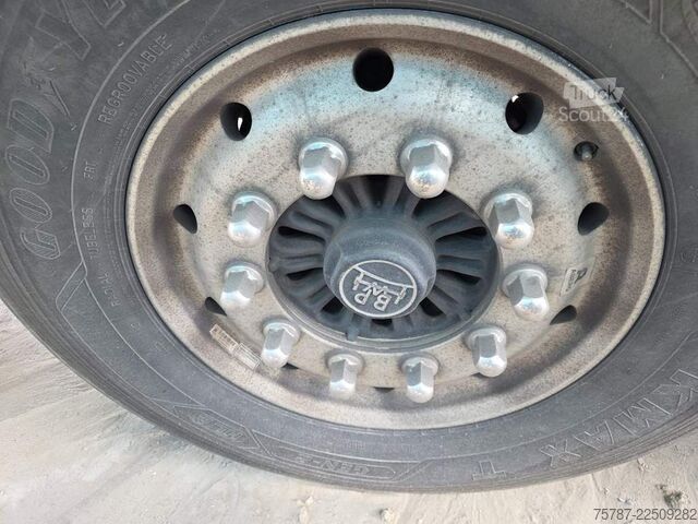 Полуремарке самосвал WIELTON ca 49 cbm Getreidekipper Unfall mit Kornschieber