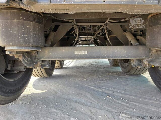 Полуремарке самосвал WIELTON ca 49 cbm Getreidekipper Unfall mit Kornschieber
