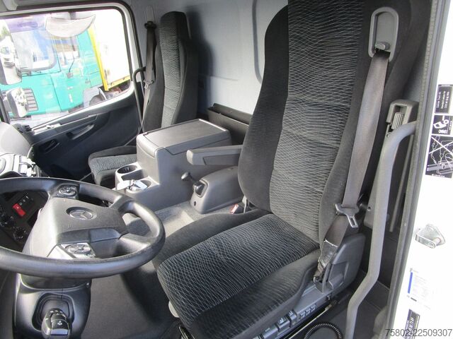 Verhollinen pakettiauto MERCEDES-BENZ Atego 818L *6,10m+LBW+KLIMA+AHK+1-Hand*