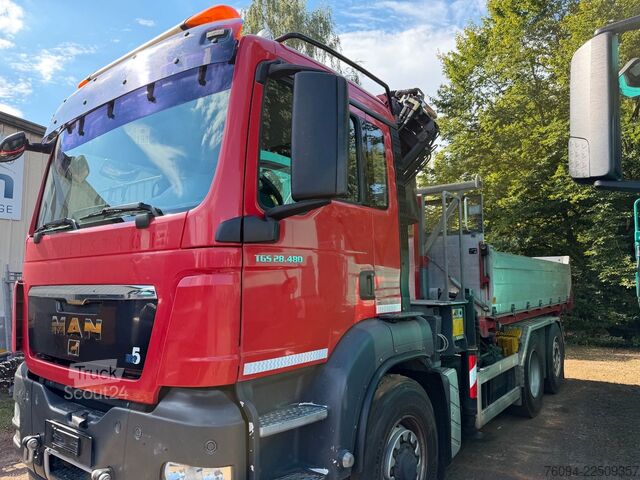 Driezijdige kipper MAN TGS 28.480 6x4-4 ALLRAD KRAN 19m SEILWINDE Wechs