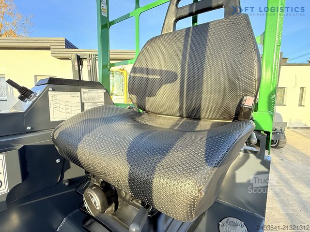 Stivuitor cu patru direcții Combilift CB4000 GAS TRIPLEX 5200 POSITIONER