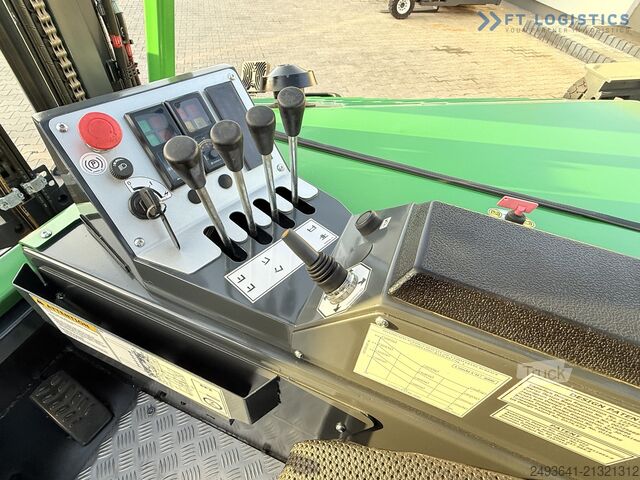 Stivuitor cu patru direcții Combilift CB4000 GAS TRIPLEX 5200 POSITIONER