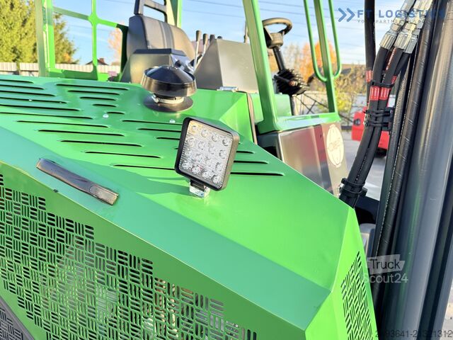 Stivuitor cu patru direcții Combilift CB4000 GAS TRIPLEX 5200 POSITIONER