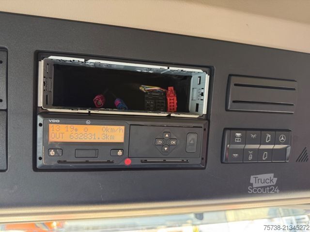 Tractora standard MERCEDES-BENZ Actros 2153 LS/Retarder/BigSpace/Navi