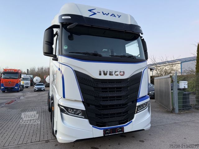 Standard SZM IVECO S-Way 480/Intarder/2xTank/Navi/Spoiler