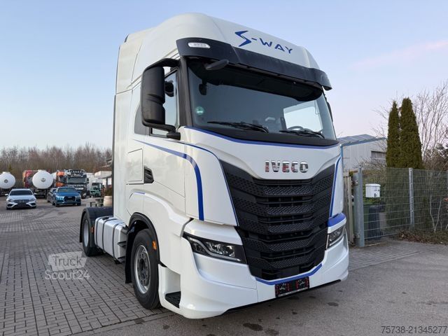 Standard SZM IVECO S-Way 480/Intarder/2xTank/Navi/Spoiler