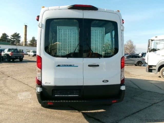 Prilagojeno dostavno vozilo FORD e-Transit 425 L3H2 Trend KMP Bi-Xenon Rampe