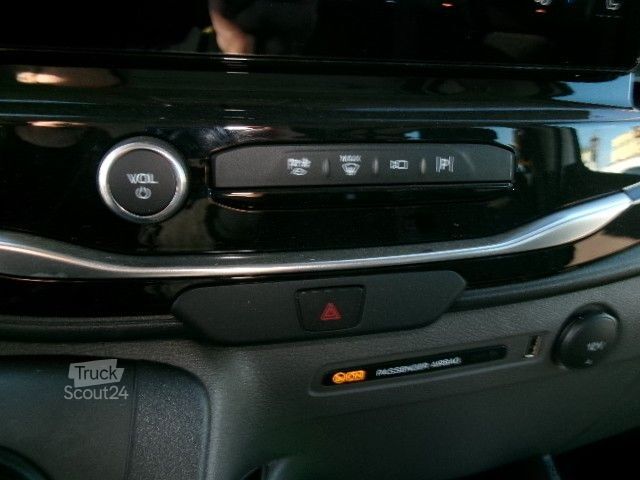 Prilagojeno dostavno vozilo FORD e-Transit 425 L3H2 Trend KMP Bi-Xenon Rampe