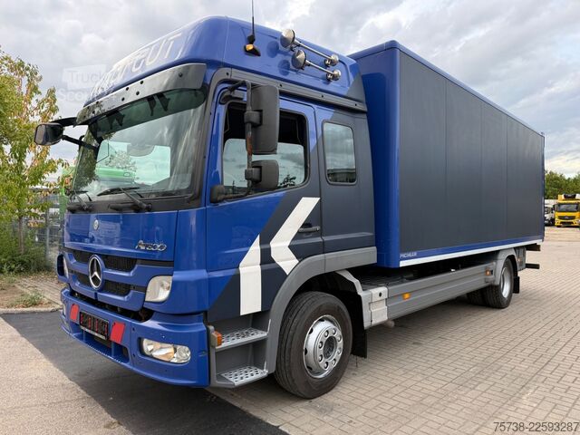 Samochód ciężarowy typu furgon MERCEDES-BENZ Atego 1229 L Koffer+LBW/L-Haus/Klima/Schalter