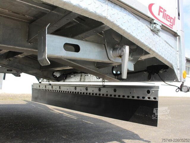 Prikolica z nizko platformo fliegl TPS 118 Plattform 6.2m! mit Rampen NEU