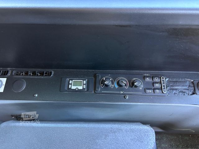 Mestni avtobus MERCEDES-BENZ Conecto G 43+100 21x vorhanden