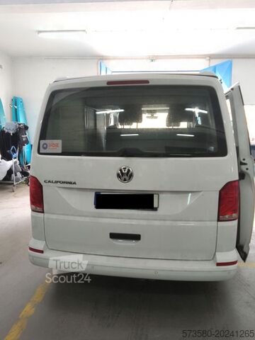 Fourgonnette Volkswagen California Camper | 2 Betten 4 Schlafplätze | Küchenzeile + Dachbett
